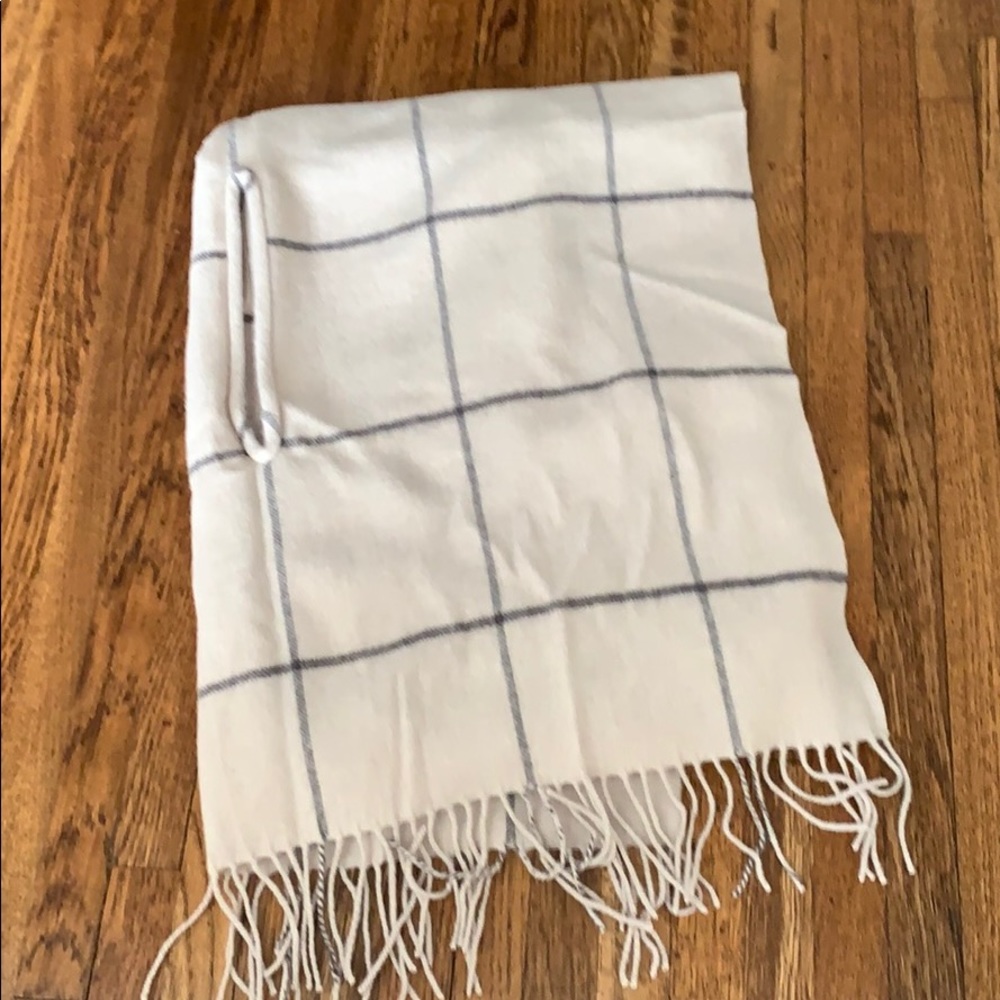 Scarf/ shawl